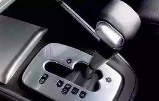 自動(dòng)檔車(chē)這樣開(kāi)提前報廢，多少老司機中招