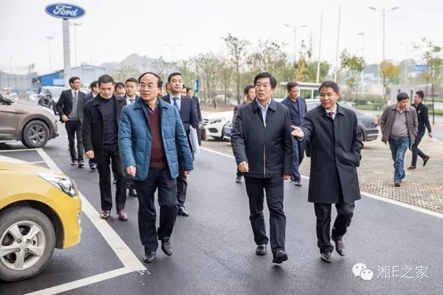 邵陽(yáng)副市長(cháng)周?chē)F場(chǎng)調度天嬌國際汽車(chē)城項目建設